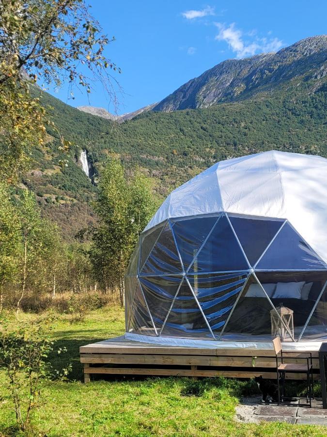 Olden Glamping - One With Nature Стрин Екстериор снимка